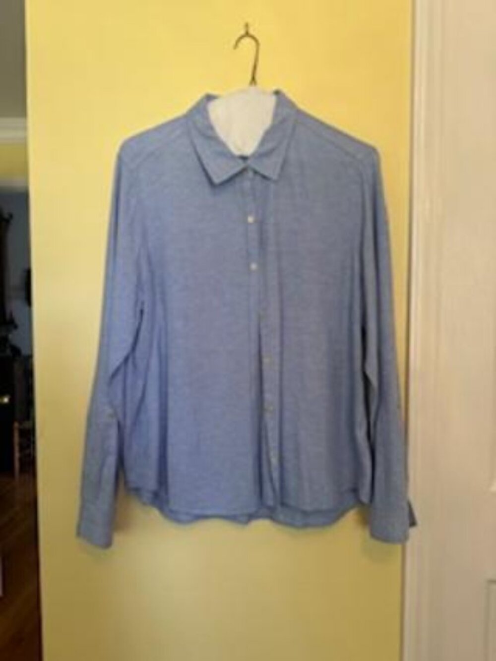 Women’s Orvis Blue Linen Bouse XL